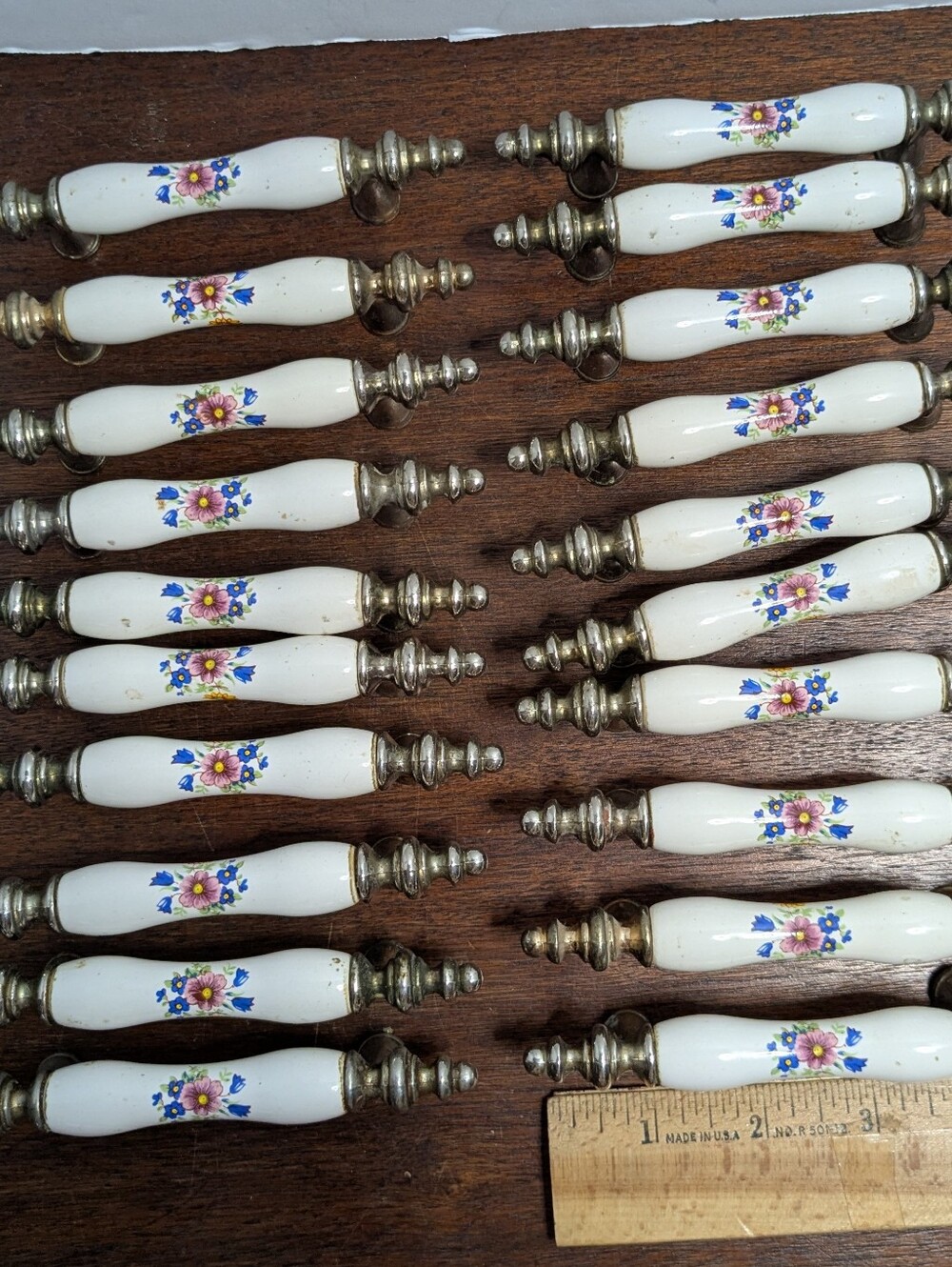 Vintage Set of 20 Porcelain Brass Handles Pulls Cabinet Drawer Floral White
